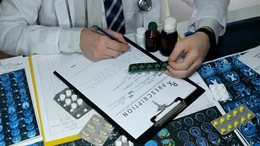 💊 吃太久會出事？長期服用必利勁的5大副作用整理！